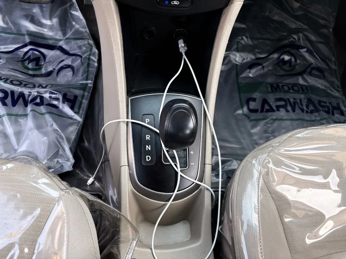 Car image 20