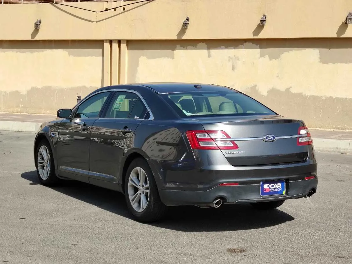 Car image 7