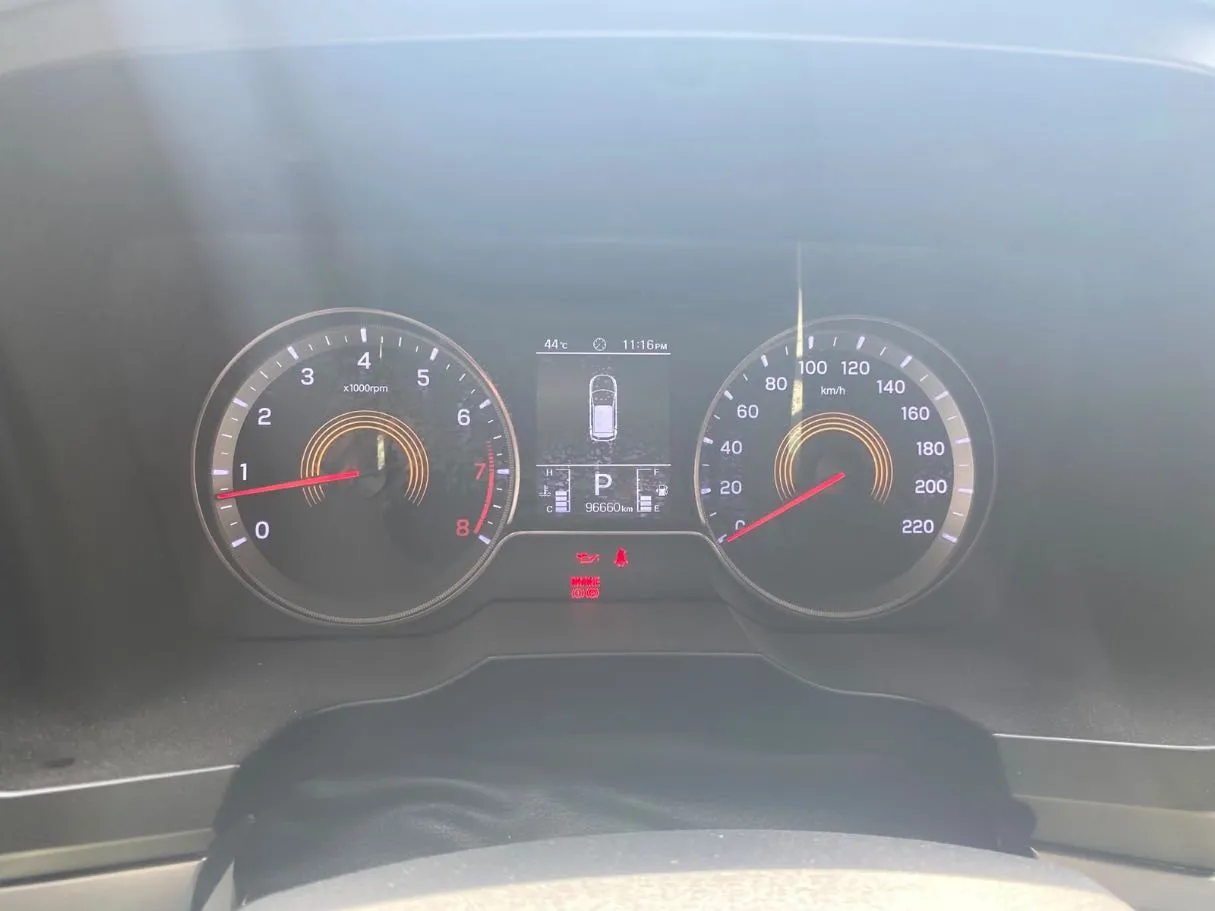 Car image 19