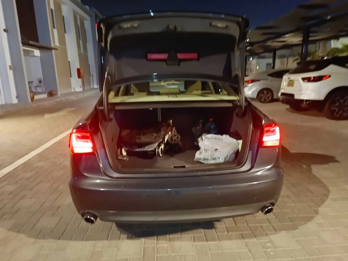Car image 30