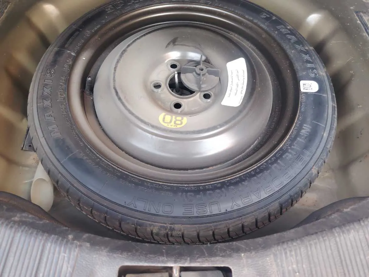 Car image 27
