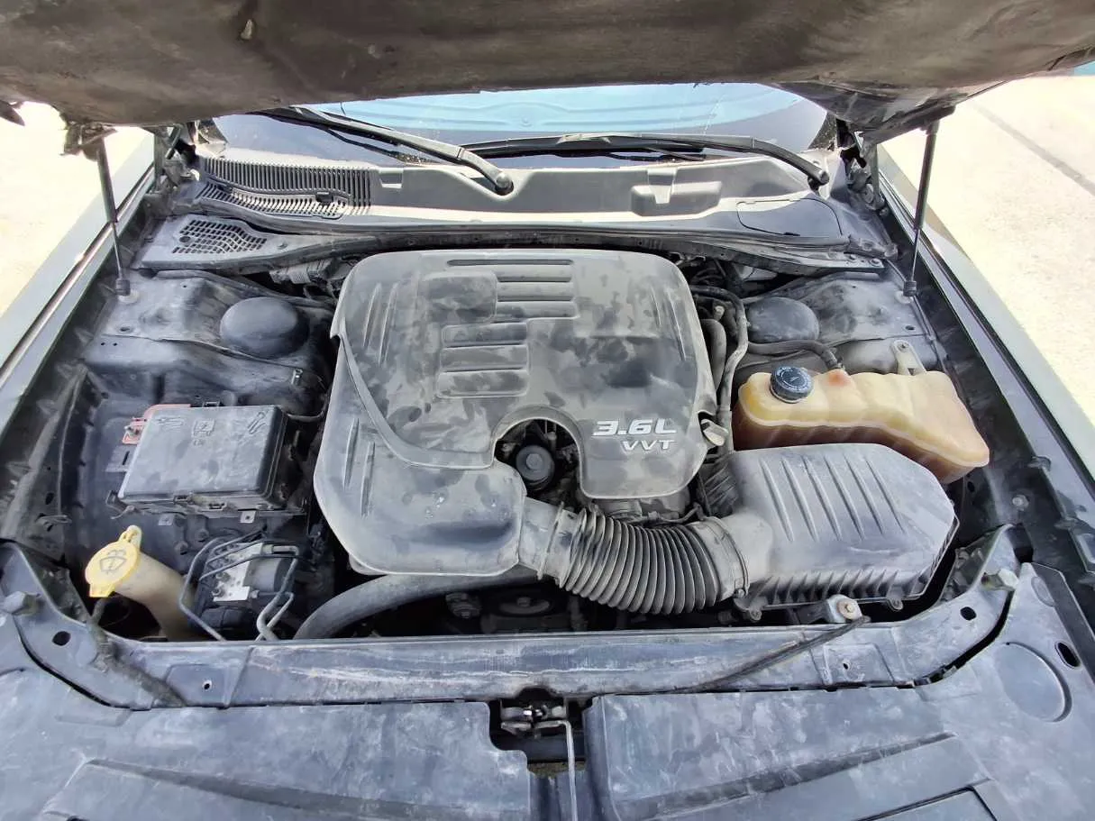 Car image 18