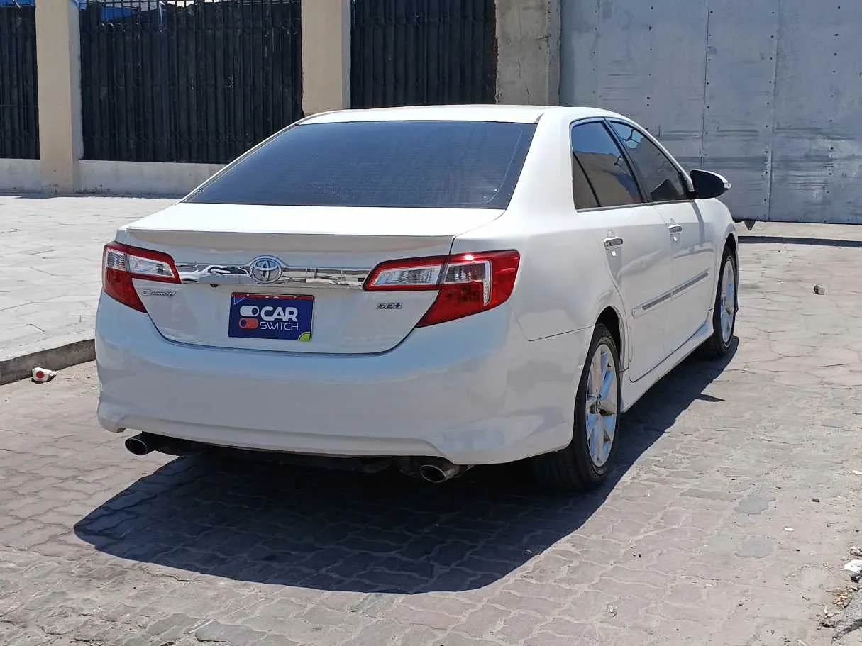 Car image 5