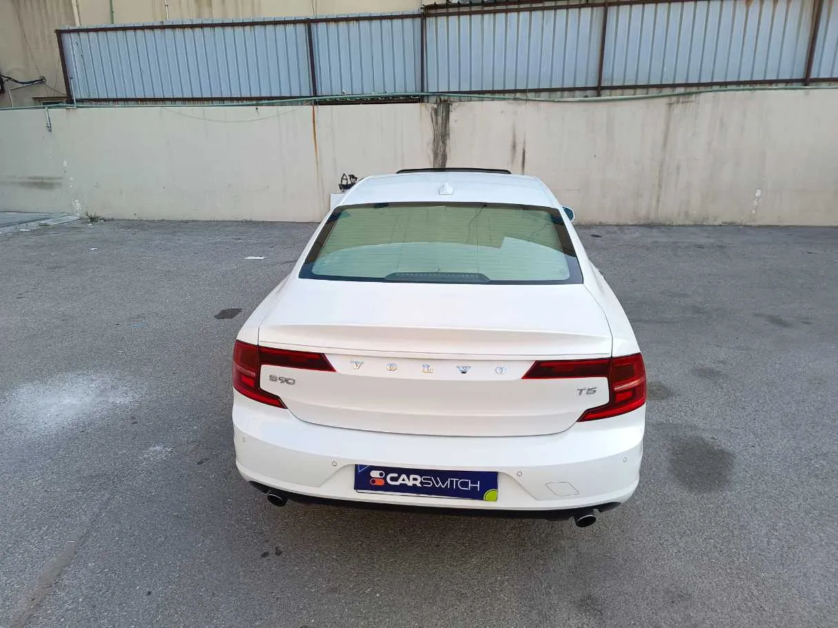 Car image 7