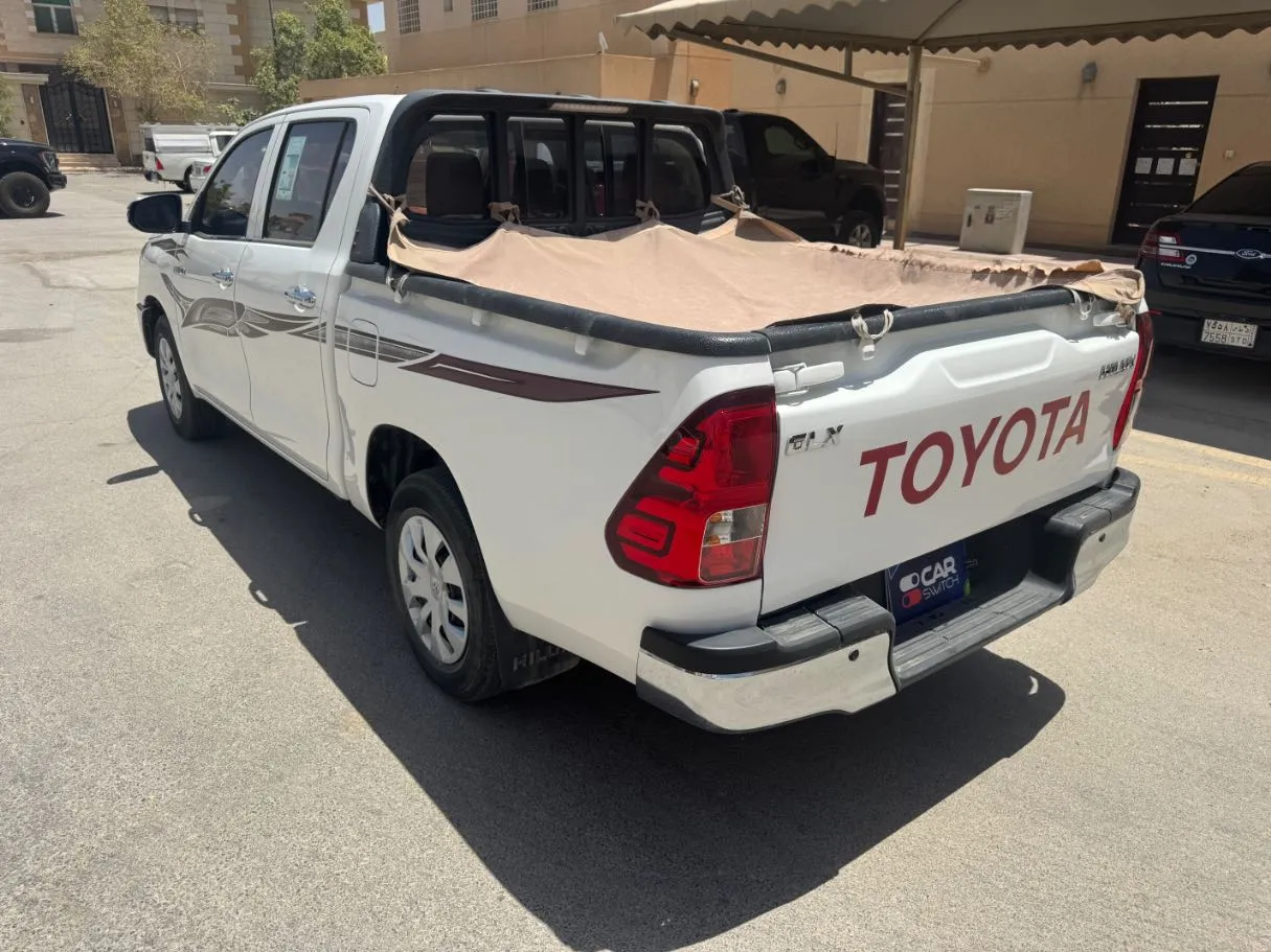 Car image 7