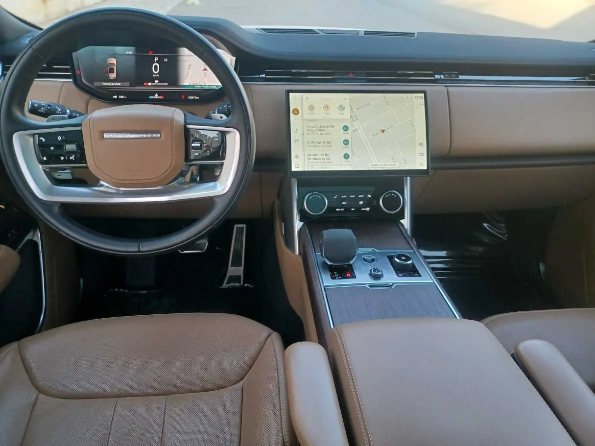 Car image 16