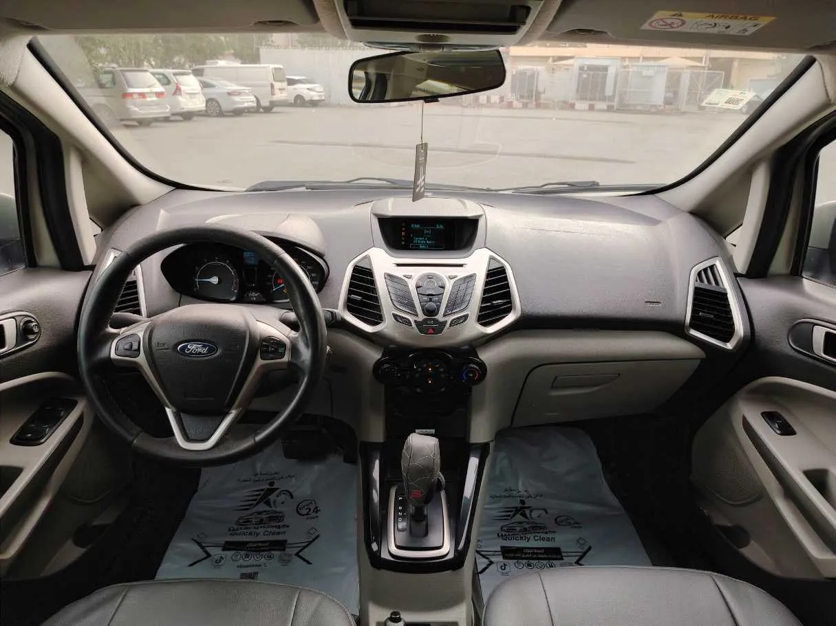 Car image 17