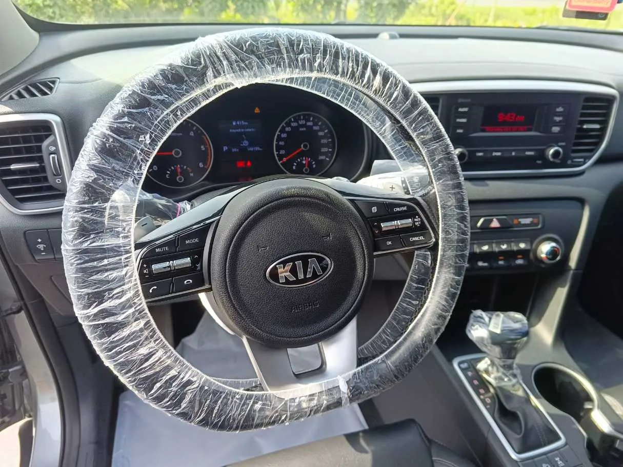 Car image 25