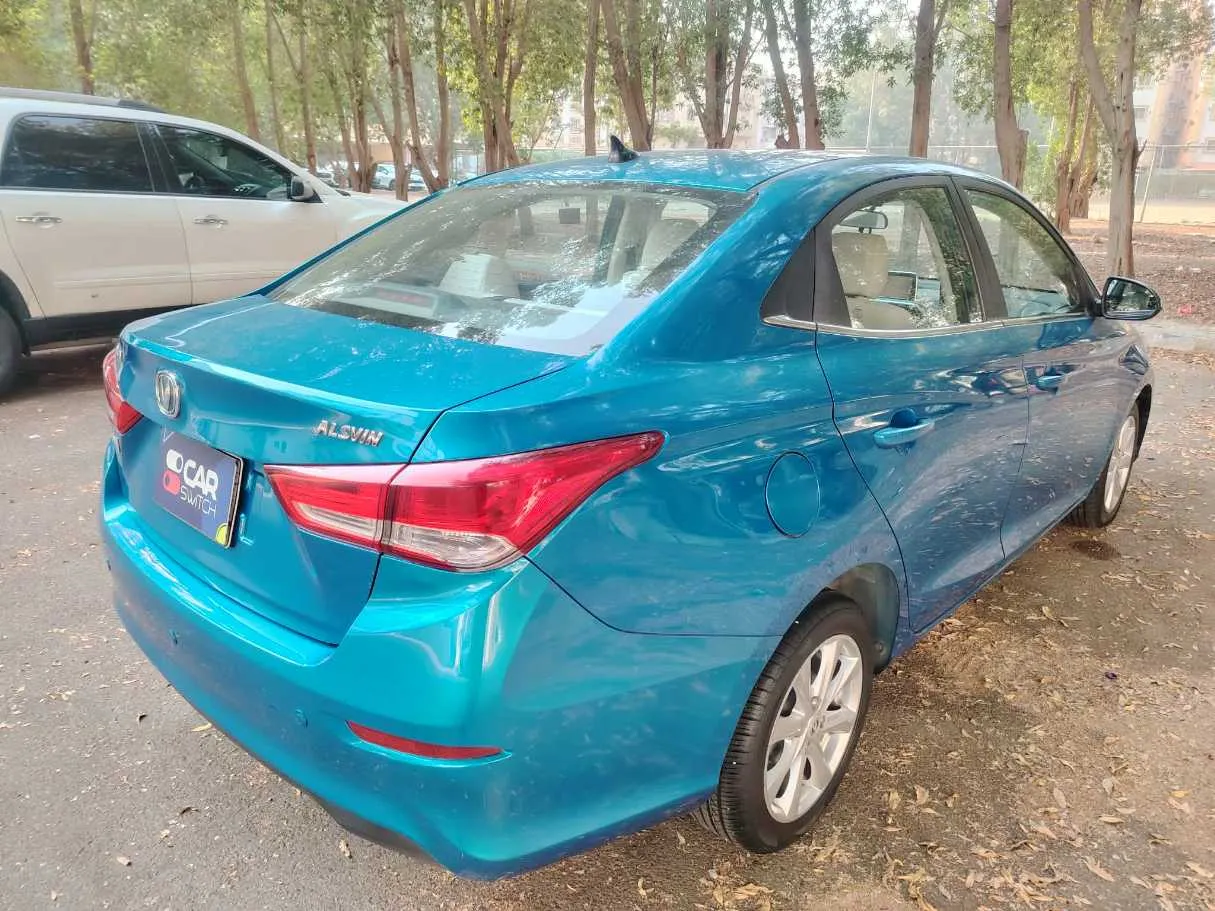 Car image 5