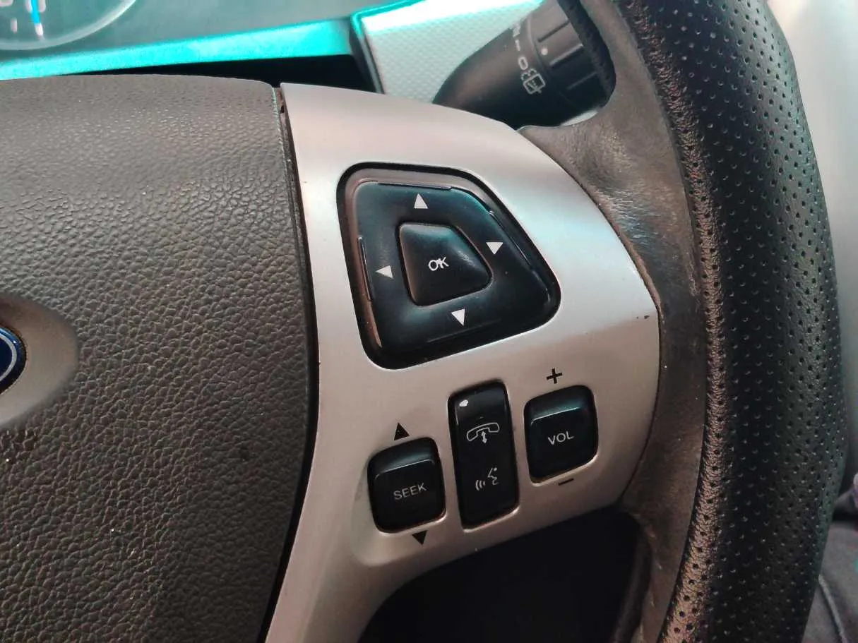 Car image 28
