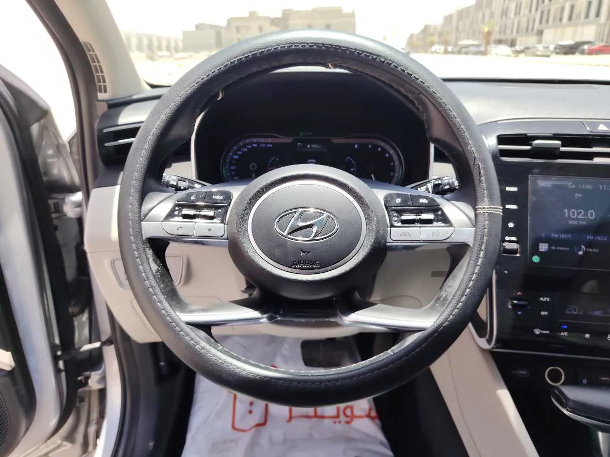 Car image 23