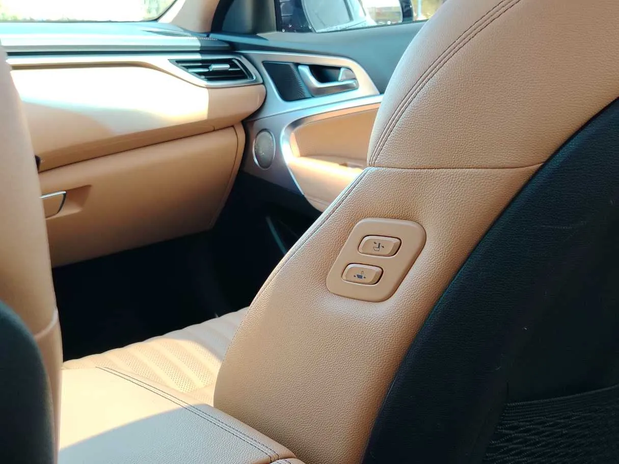 Car image 31