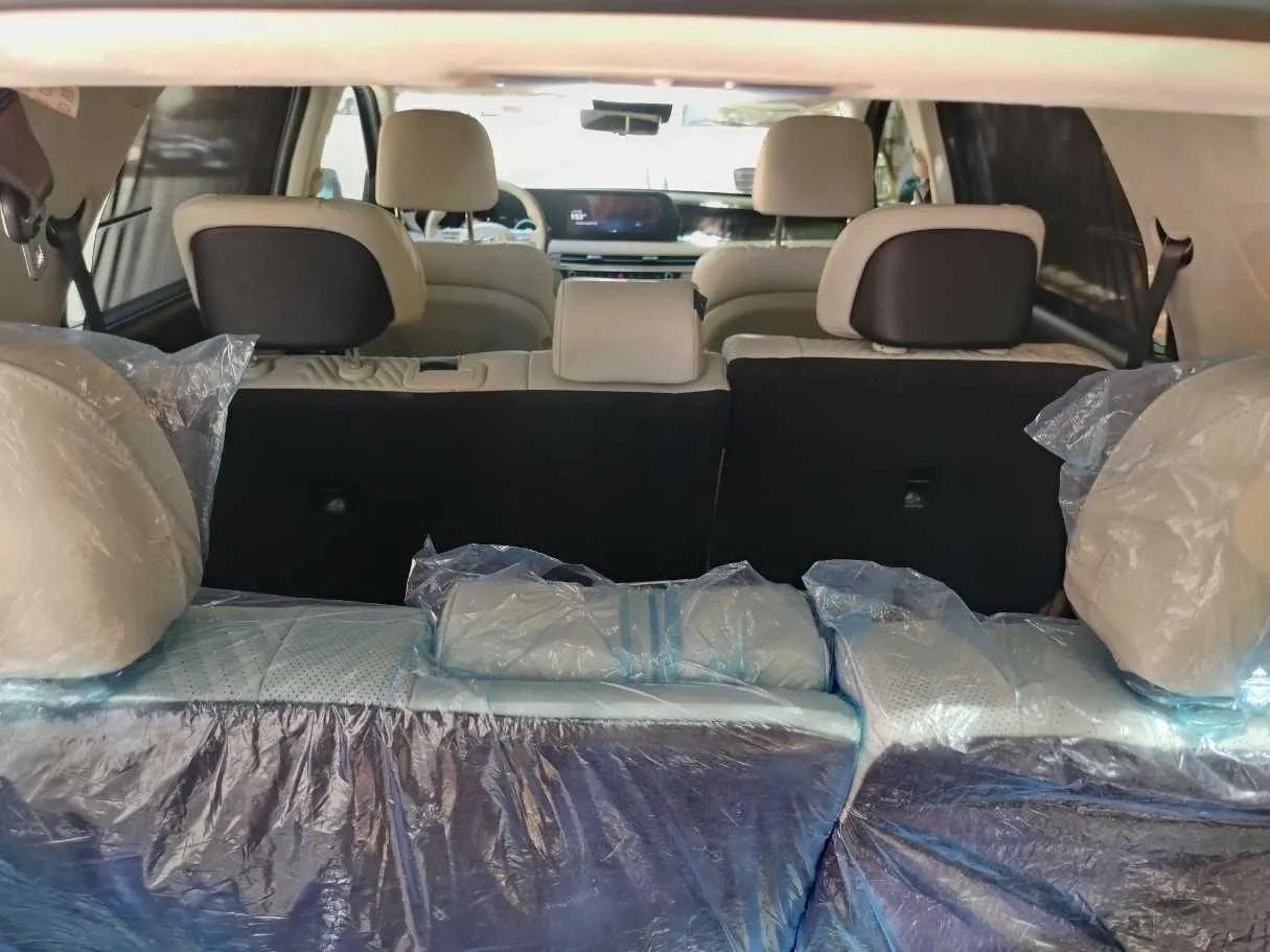 Car image 29