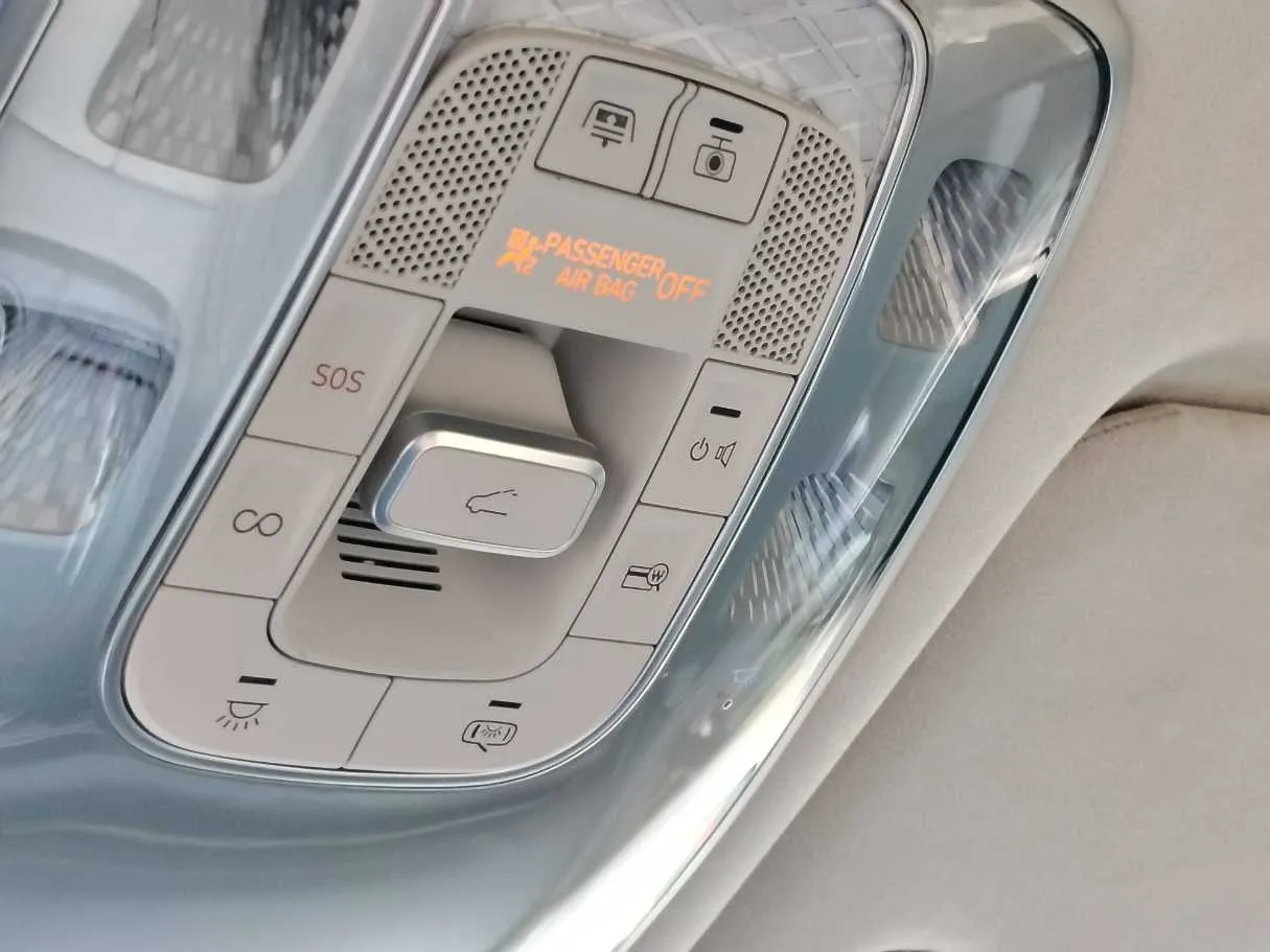 Car image 35