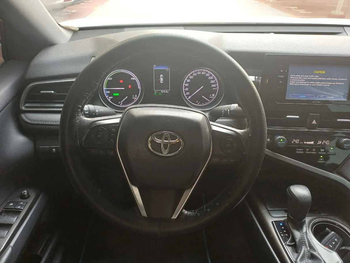 Car image 17