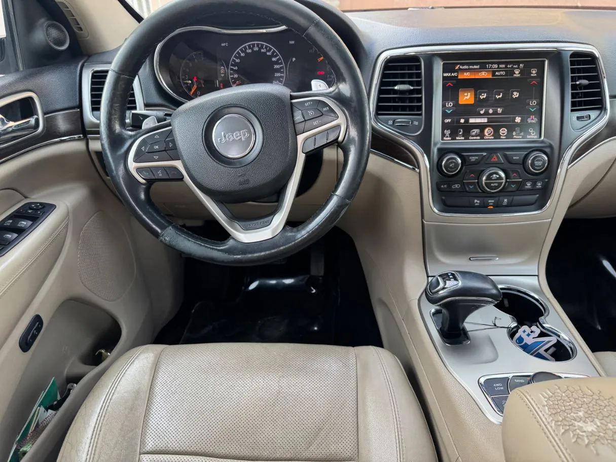 Car image 17
