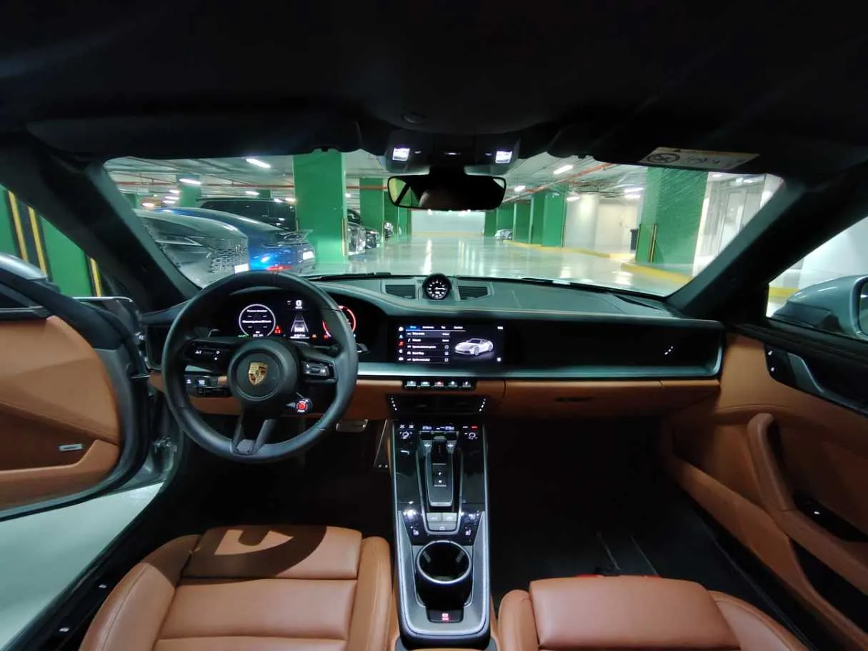 Car image 20