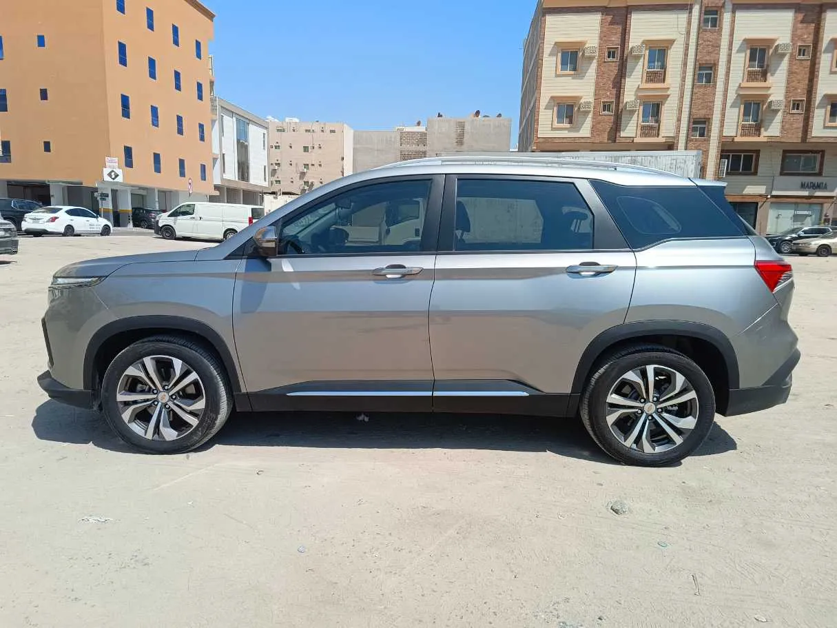 Car image 8