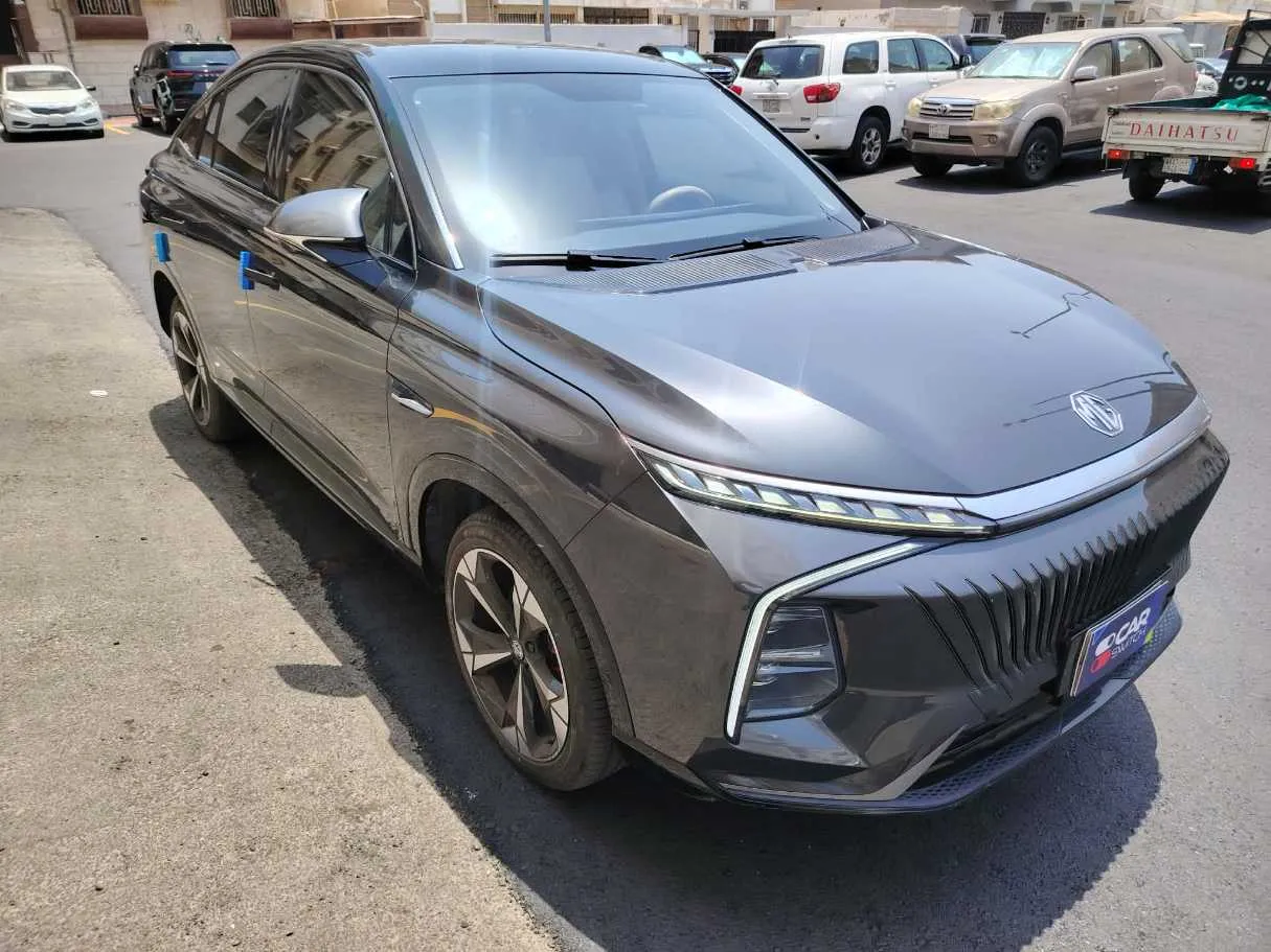 Car image 3