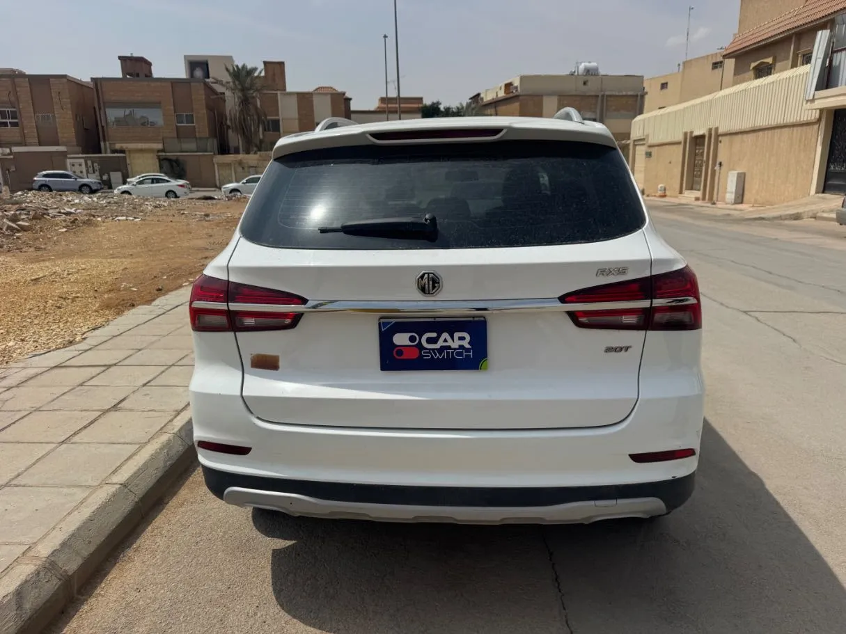 Car image 6