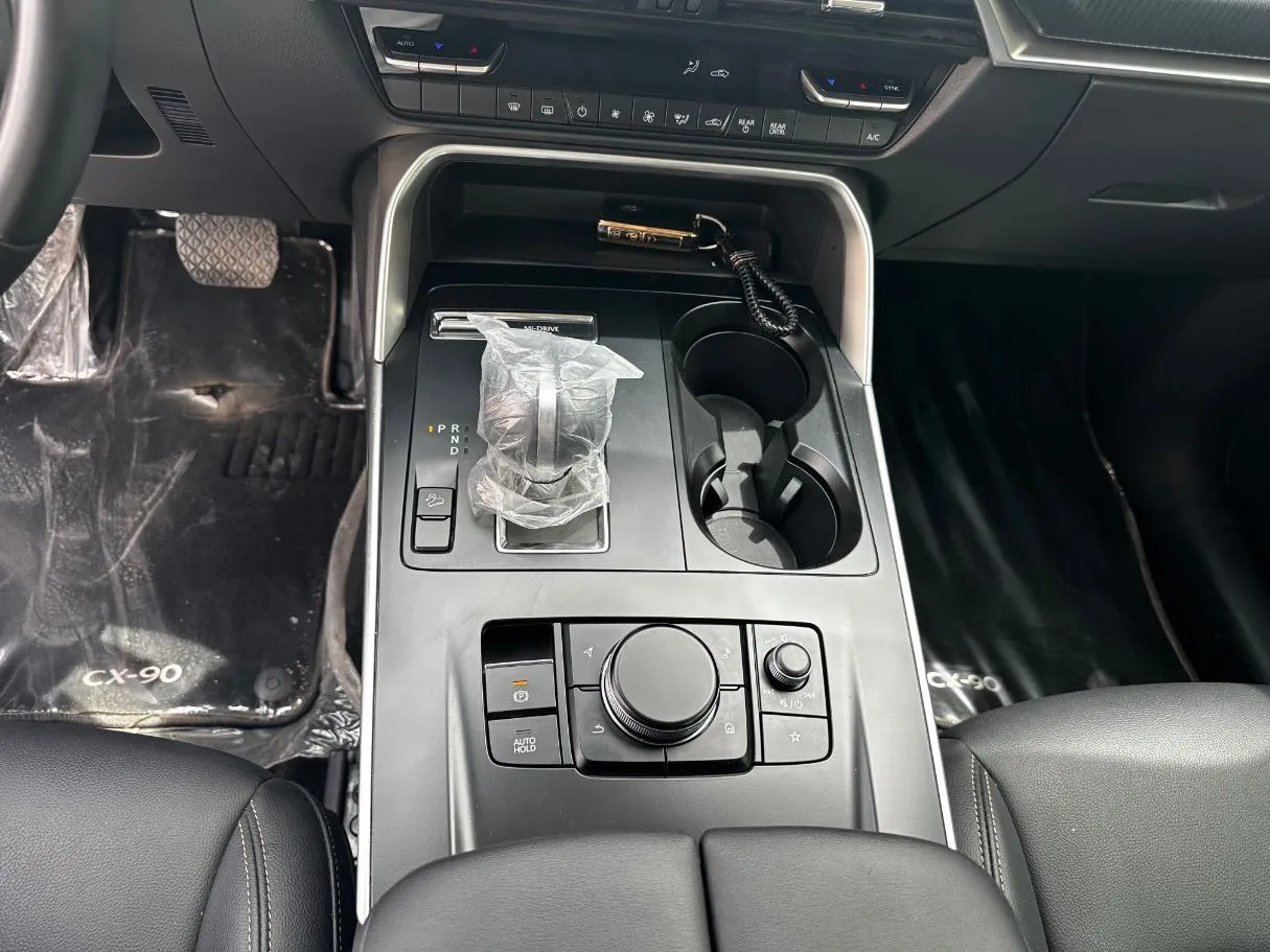 Car image 18