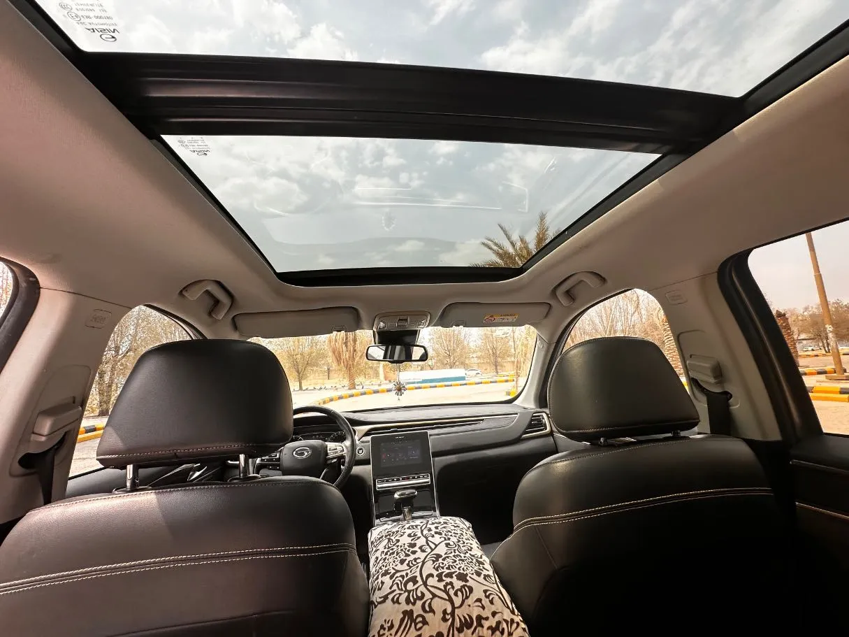 Car image 16