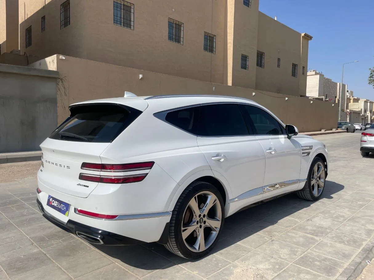 Car image 5
