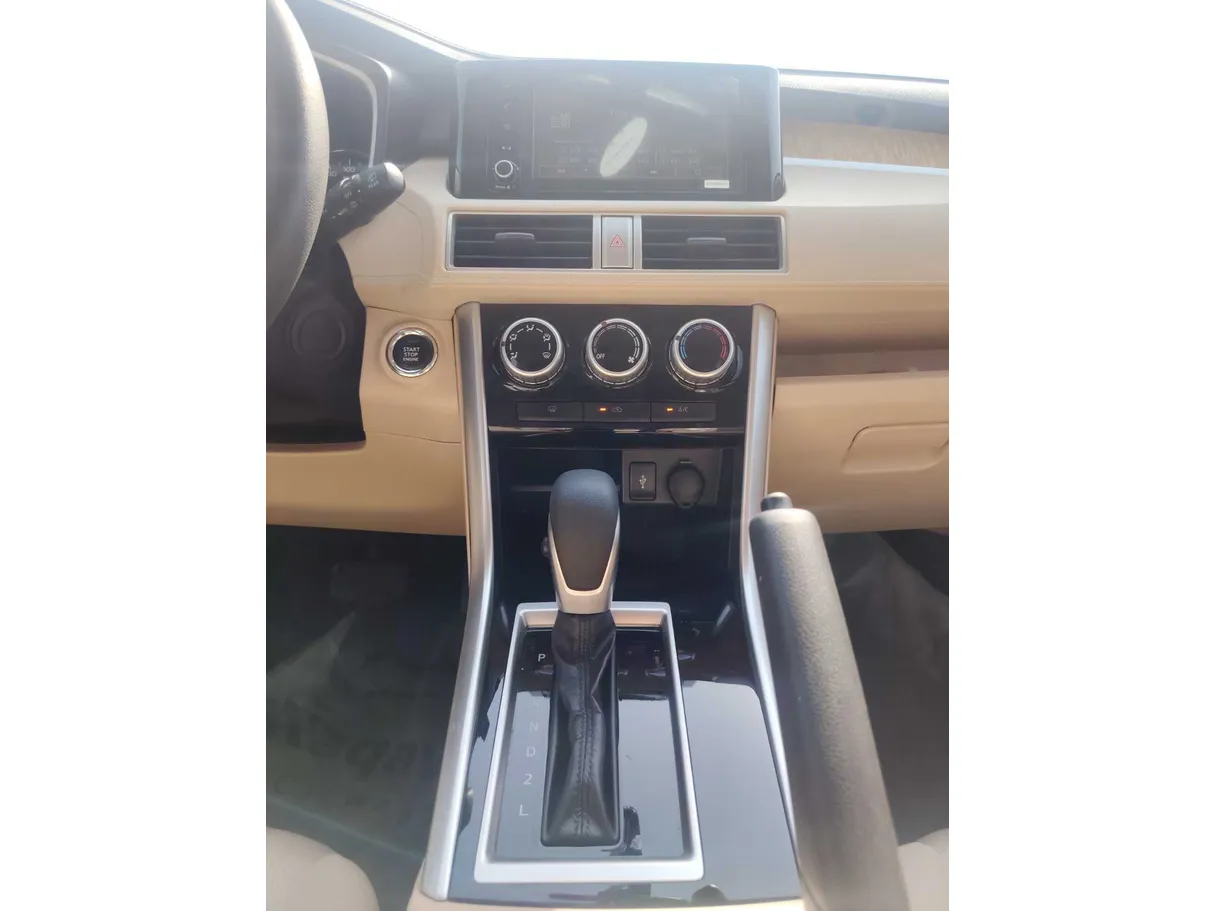 Car image 26