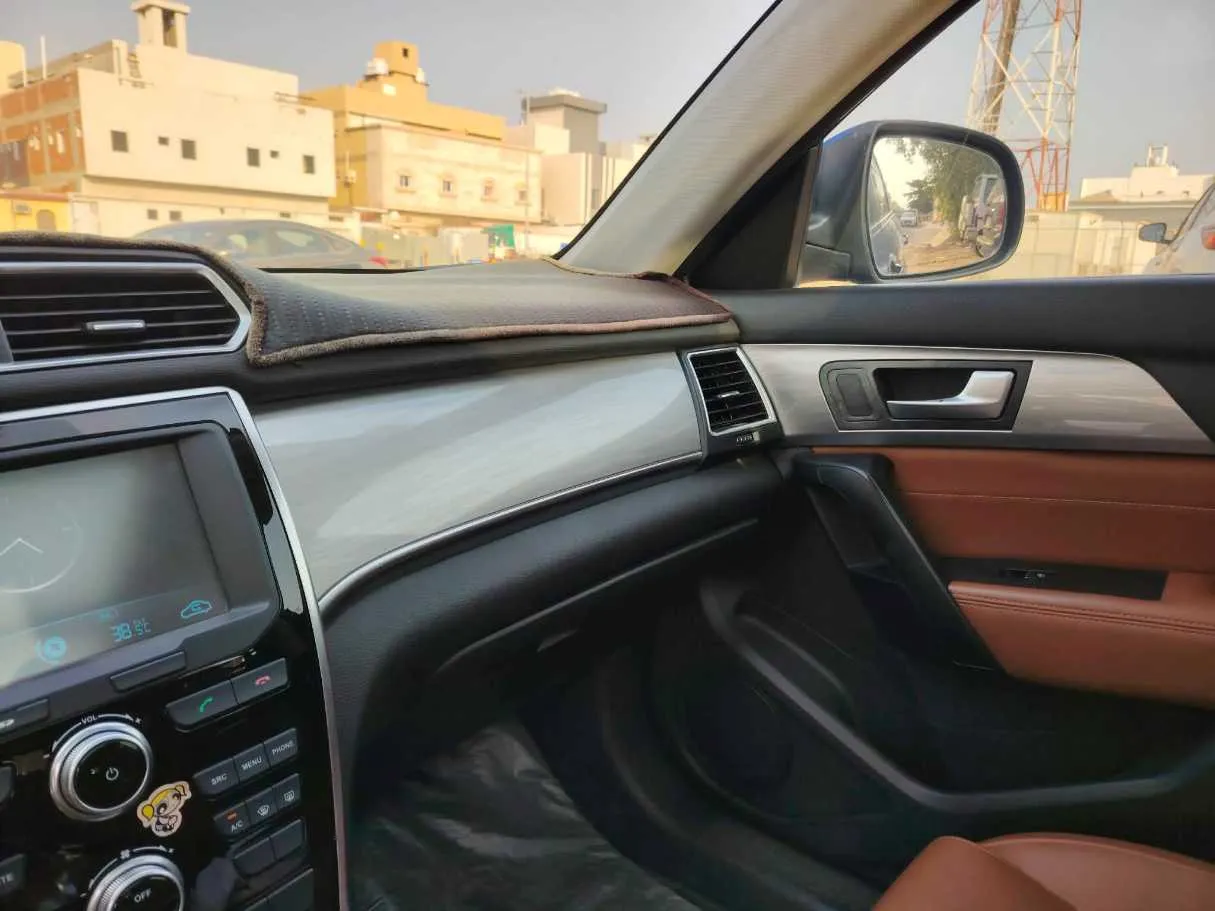 Car image 23