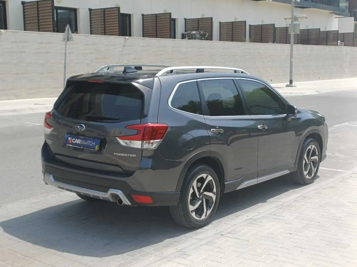 Car image 5