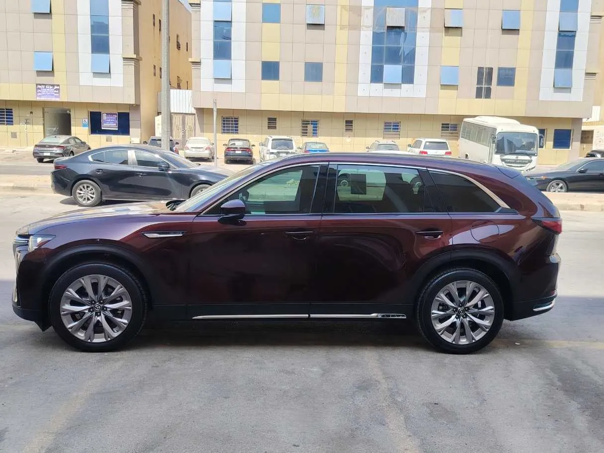 Car image 8
