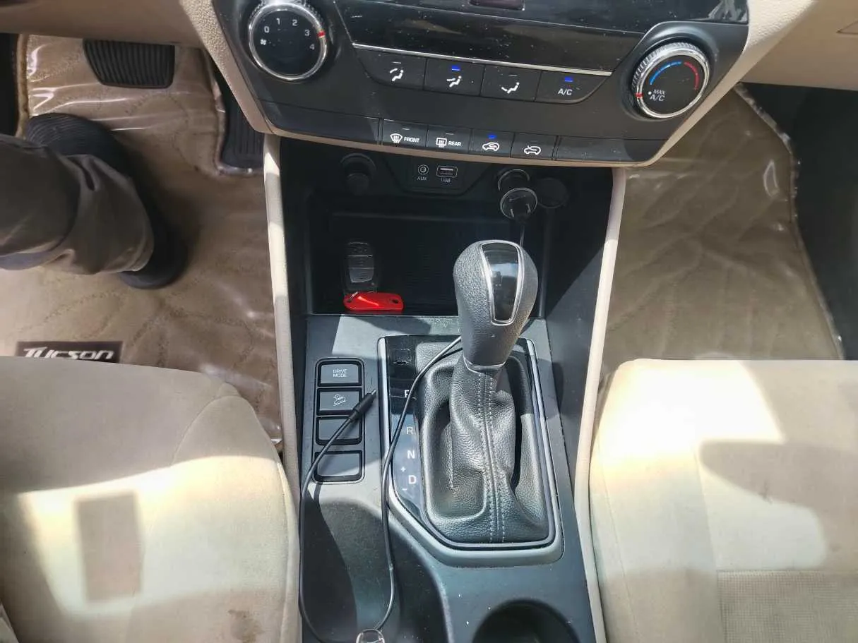 Car image 29