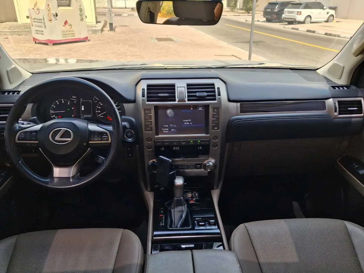 Car image 16