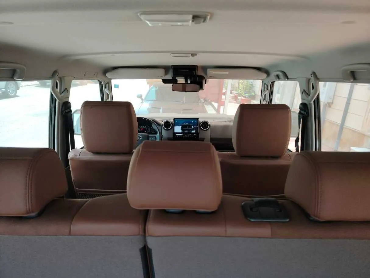 Car image 31