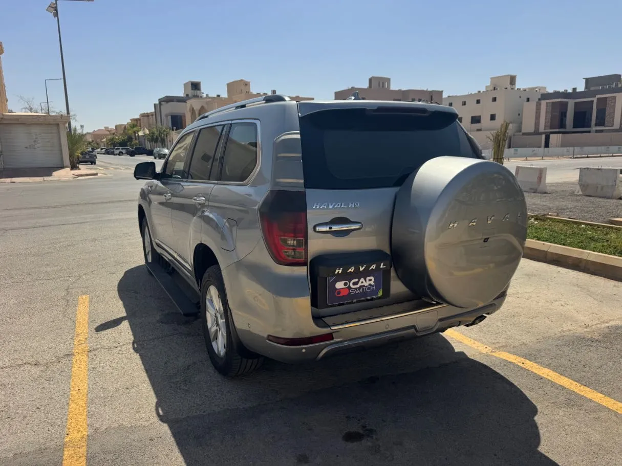 Car image 7