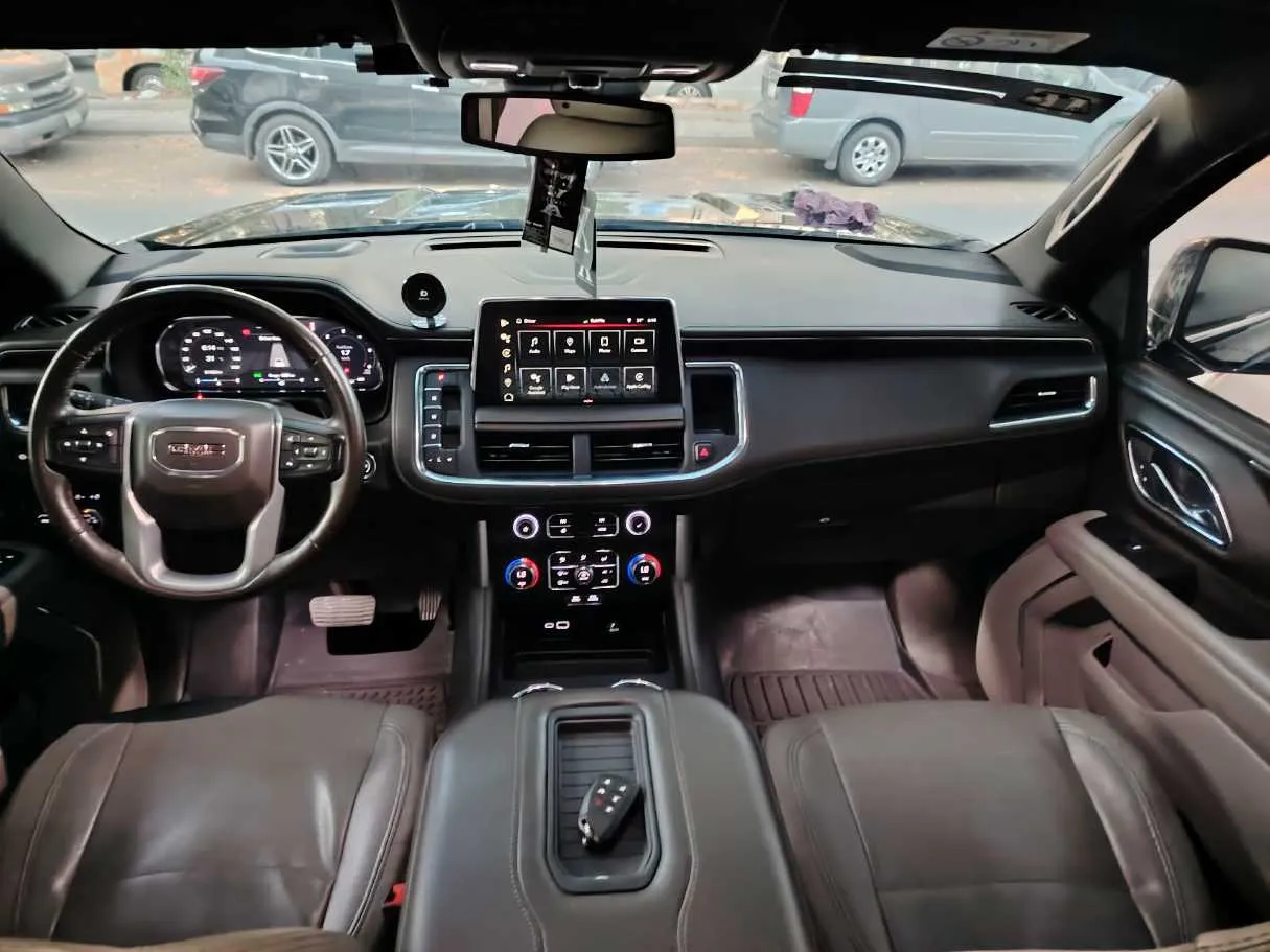 Car image 17
