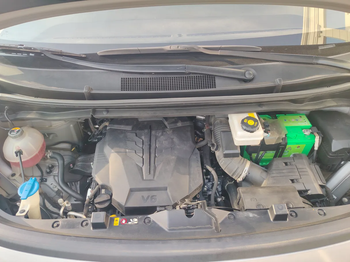 Car image 32