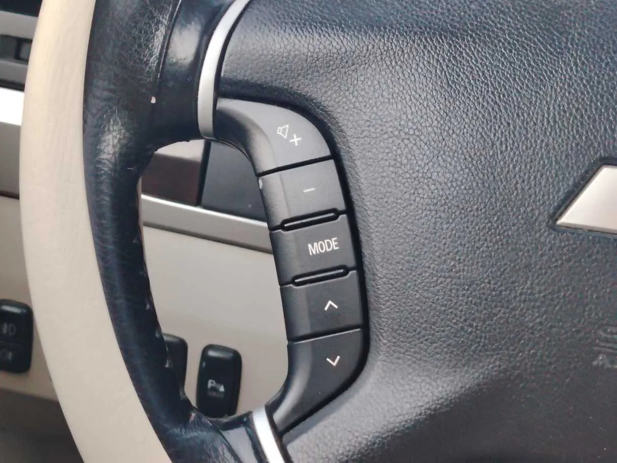 Car image 28