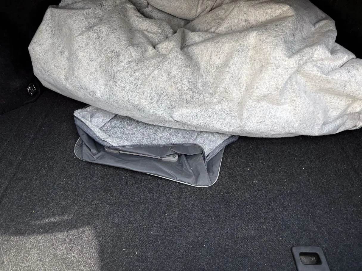 Car image 28