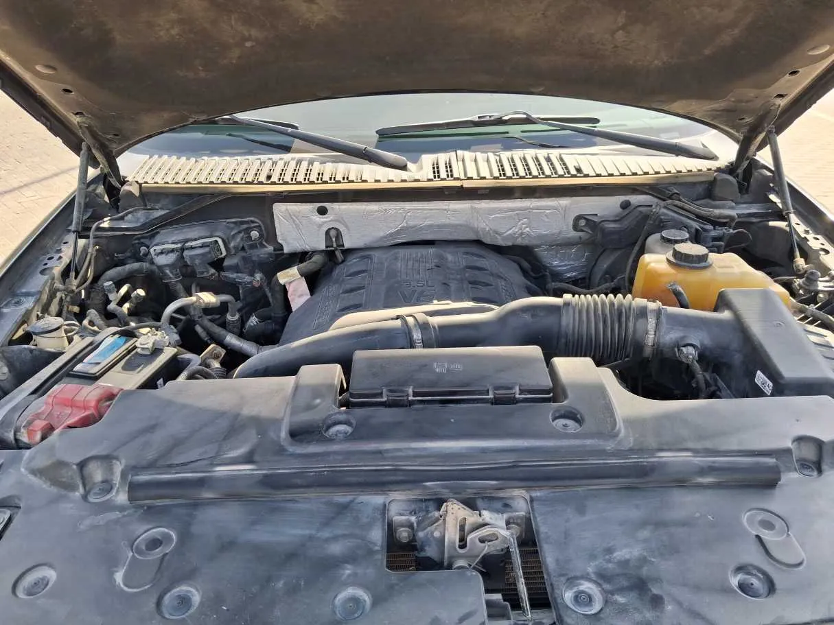 Car image 26
