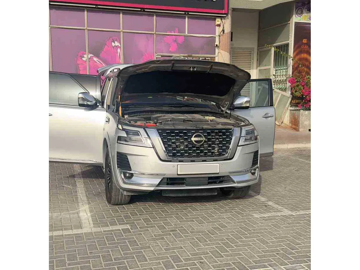Car image 4