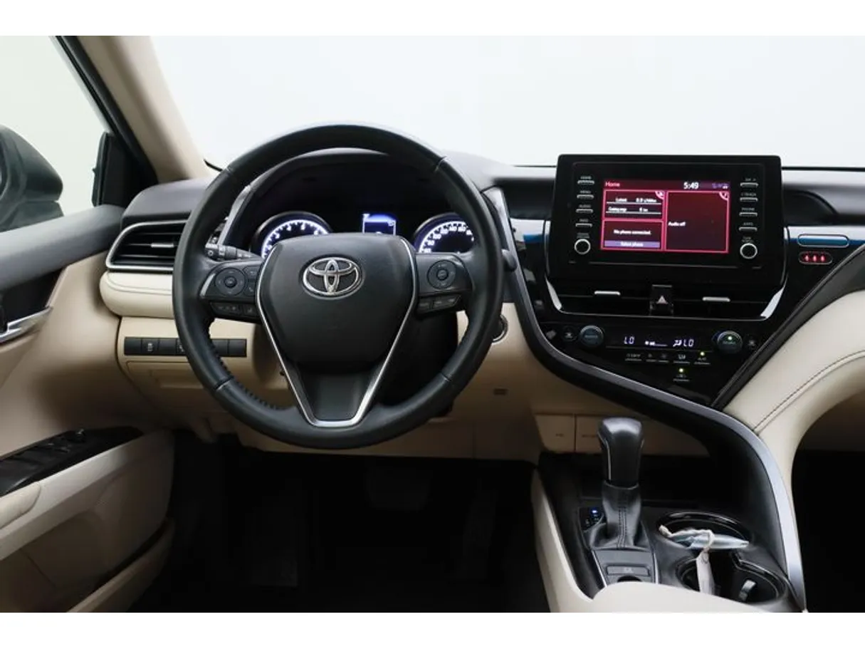 Car image 15