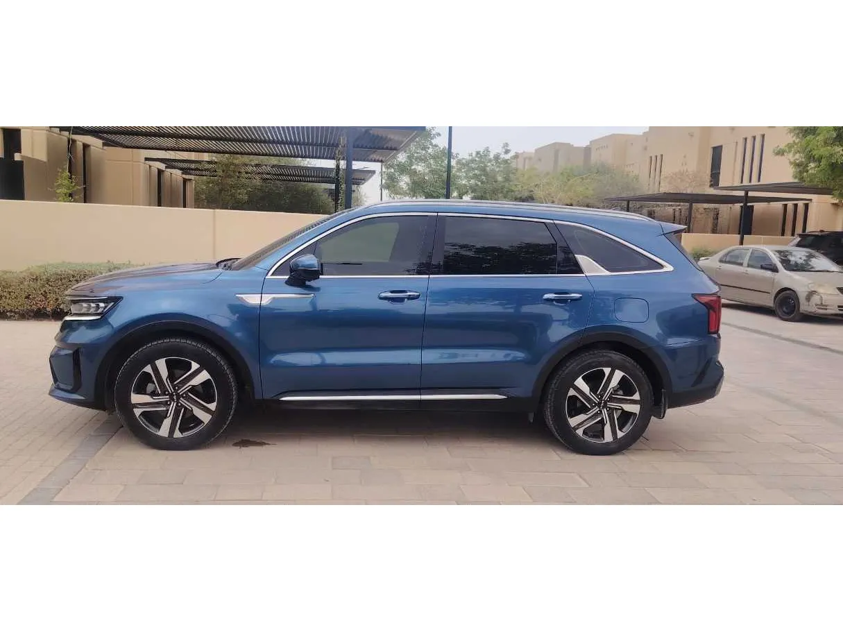 Car image 8