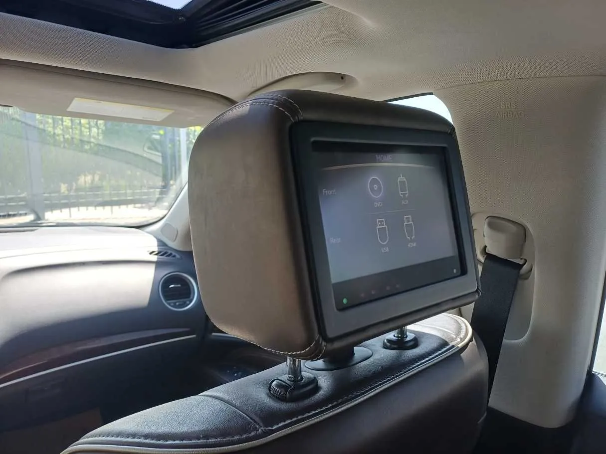 Car image 20