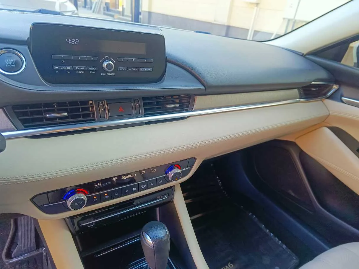 Car image 20