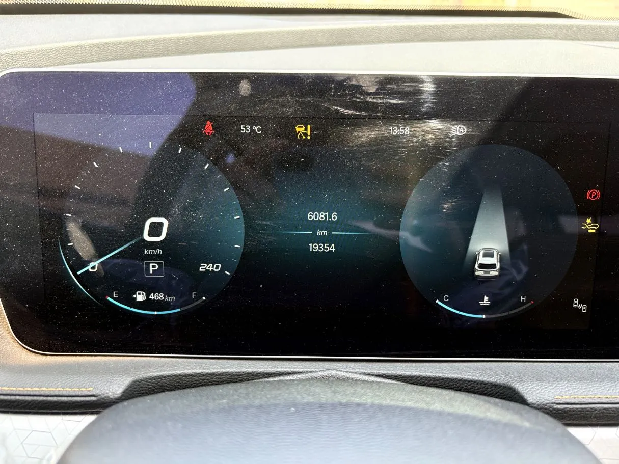 Car image 24