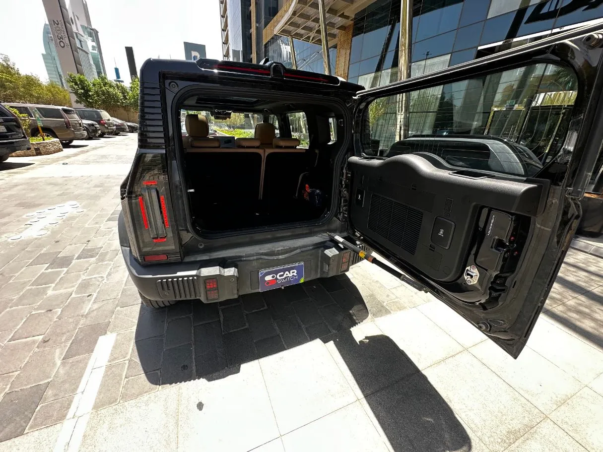 Car image 23