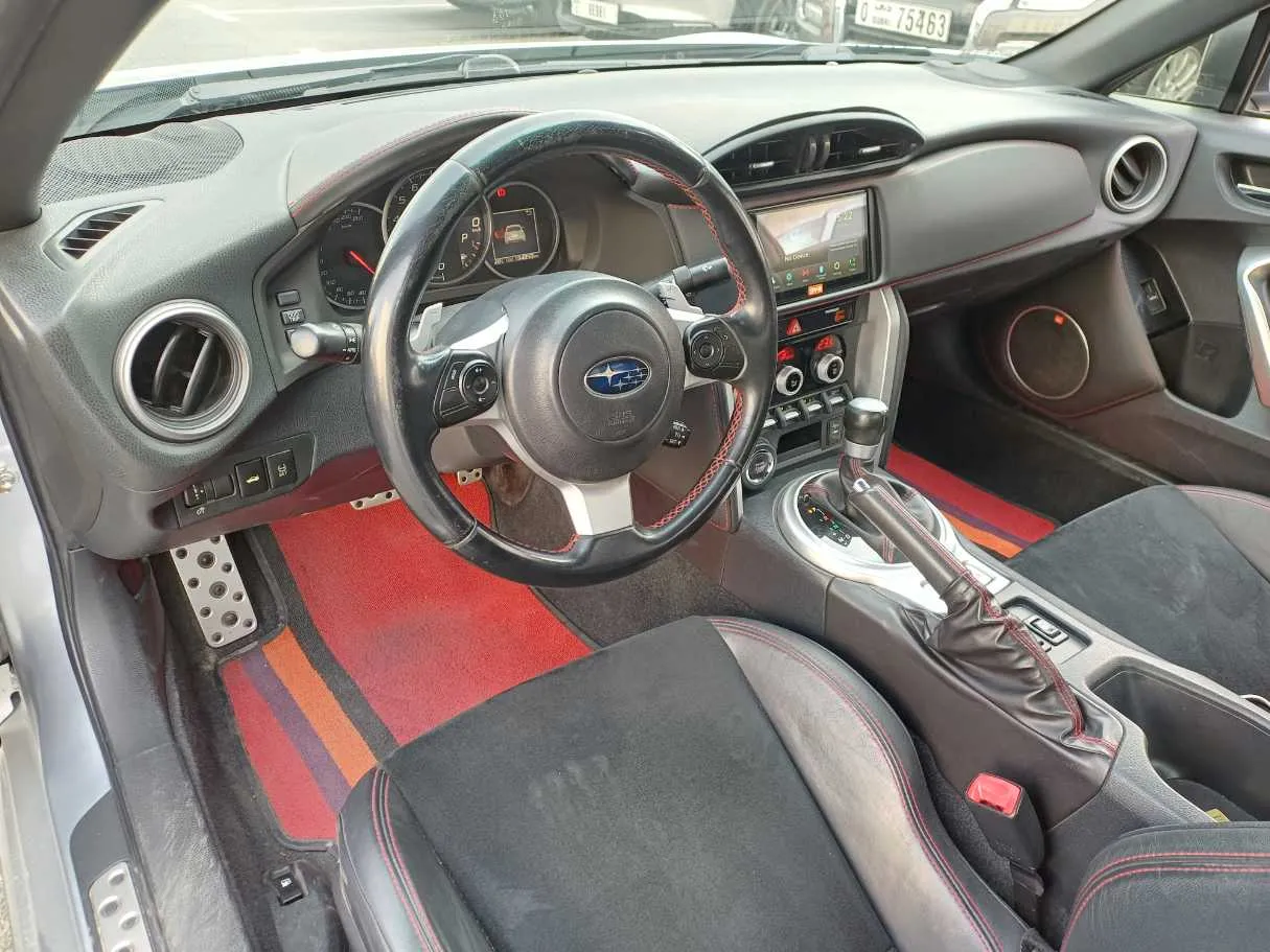Car image 11