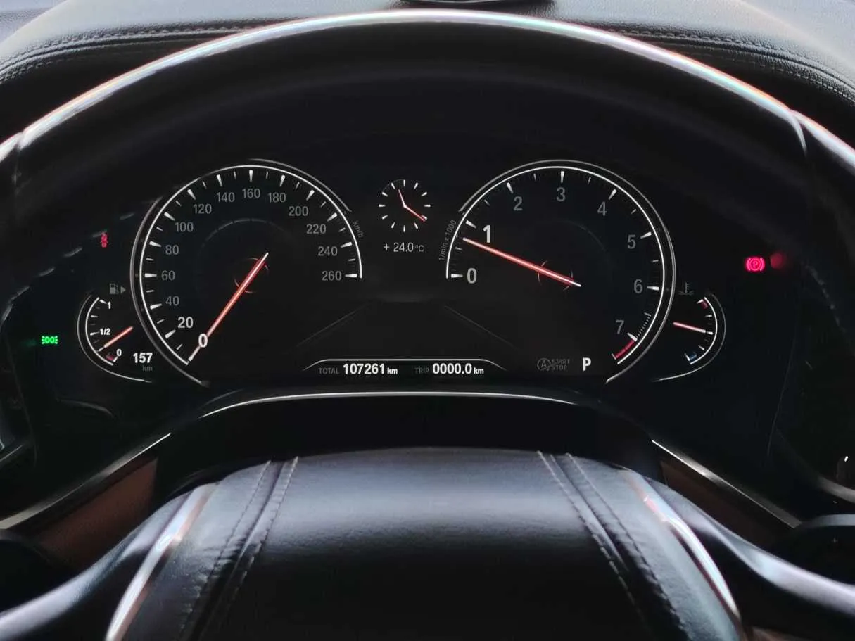 Car image 24
