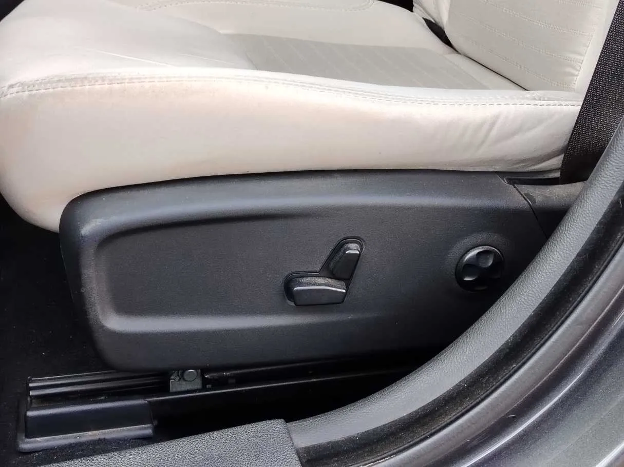 Car image 31